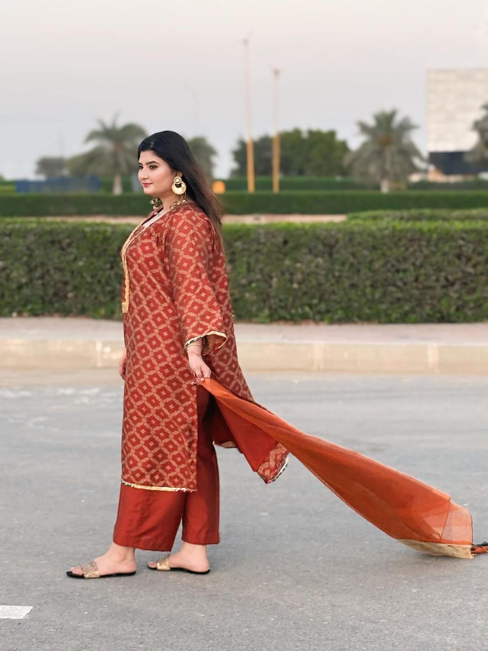 Jacquard Kurti – Delicate Neck Design & Full Sleeves | Eid Collection